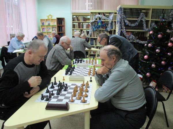 Шахматные и шашечные турниры в библиотеке