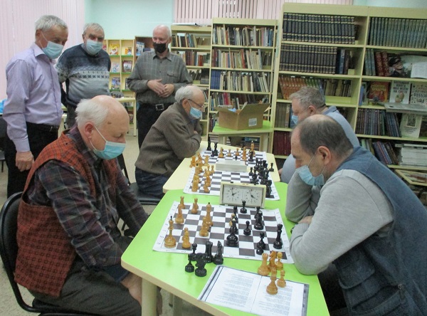 Шахматные турниры в библиотеке.