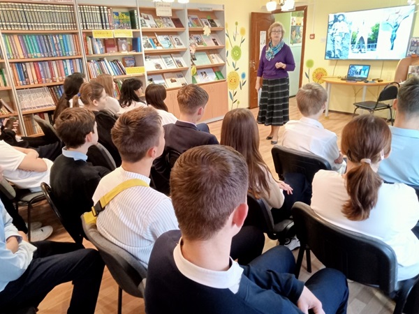 Летят по небу журавли