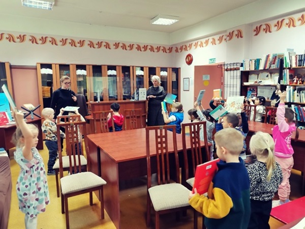 "Пусть всегда будет книга"