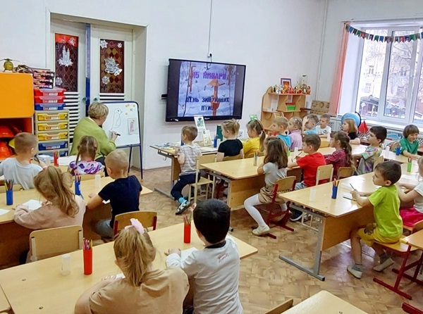 Покормите птиц зимой
