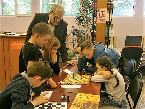 Шахматы в библиотеке 