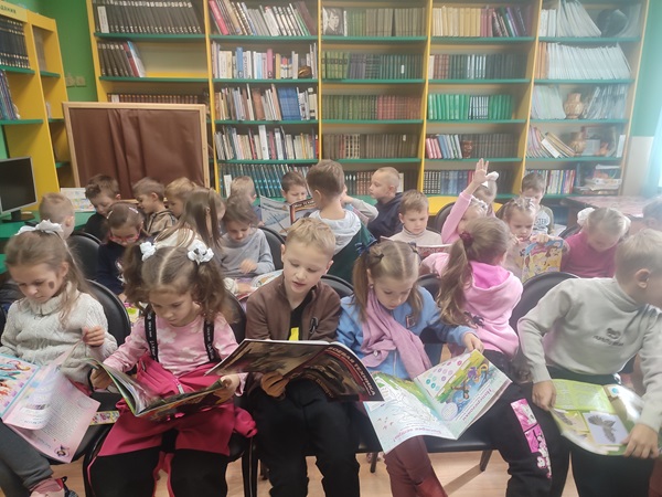 Ребятишки в гости к книжкам!