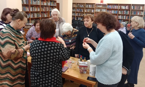 ТРИ ВЕКА РУССКОЙ ПАРФЮМЕРИИ