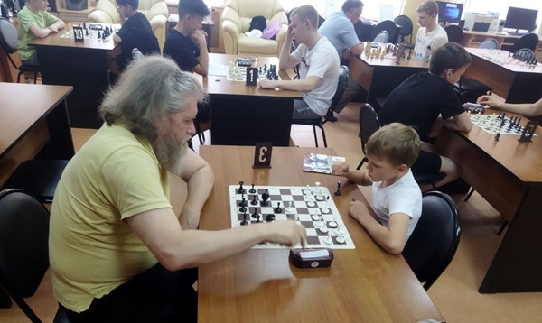 Шахматный турнир в библиотеке