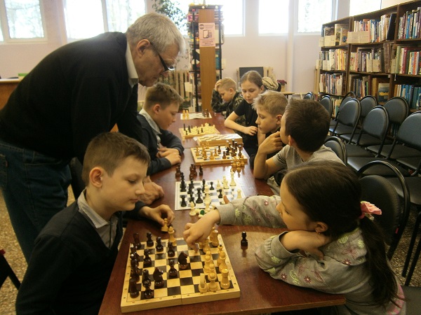 Шахматные занятия в библиотеке № 3