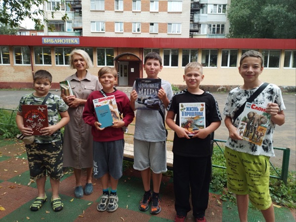 "Лето книжного цвета" 