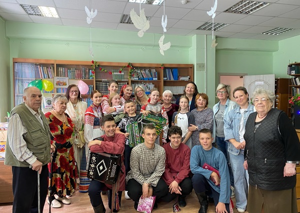 Ансамбль "Житница" в гостях у библиотеки № 13
