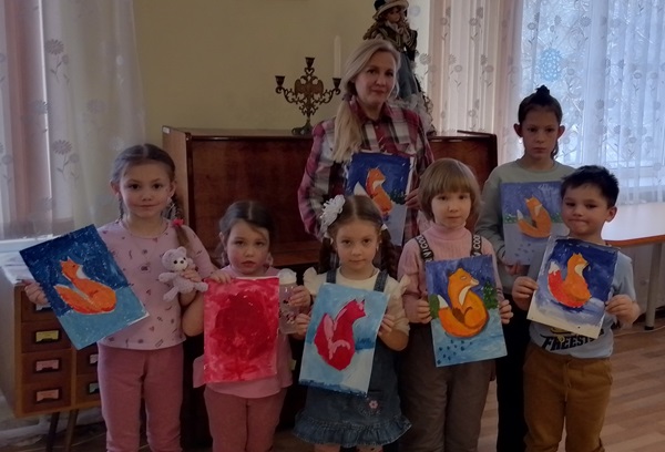 Лисичка в зимнем лесу