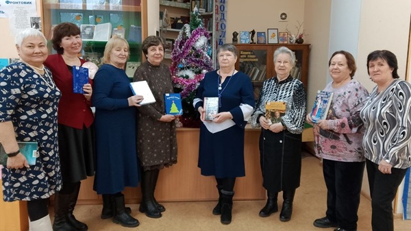 А У НАС НОВЫЙ ГОД!