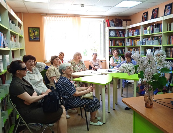 Клуб «Подружки» 
