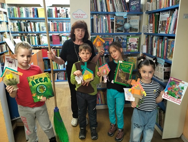 В ДЕНЬ ЛЕСА — В ГОСТИ К БАБЕ ЯГЕ!