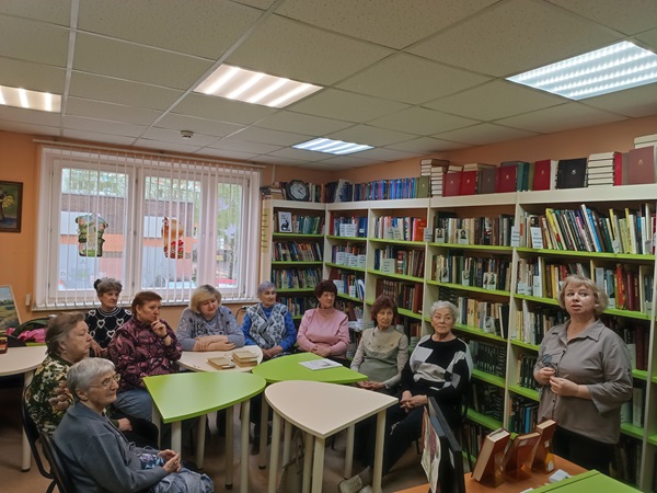 "А годы летят, наши годы, как птицы летят..."