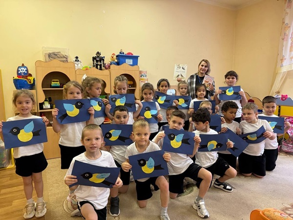 К нам синички прилетели